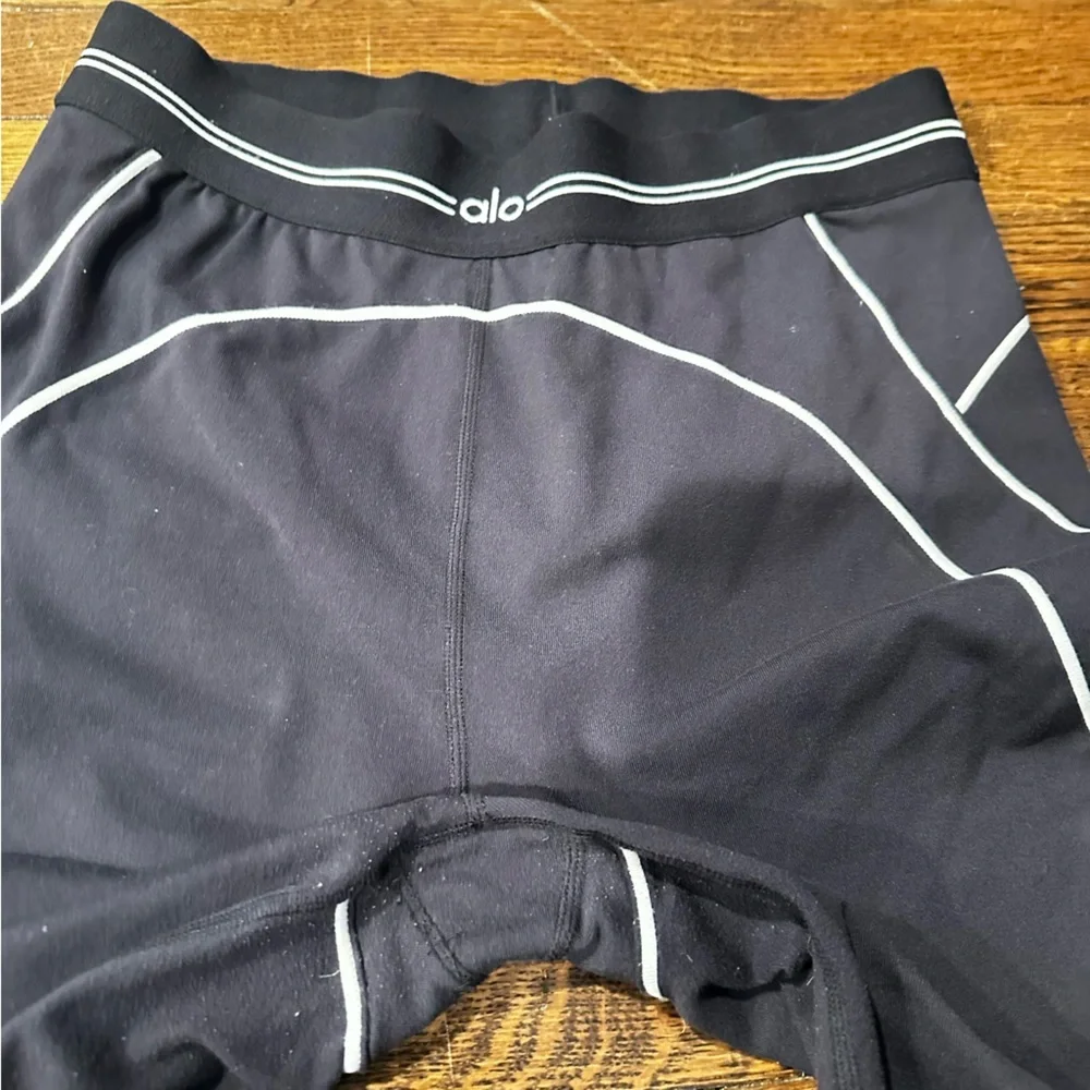 Alo Airbrush High-Waist Heart Throb Legging